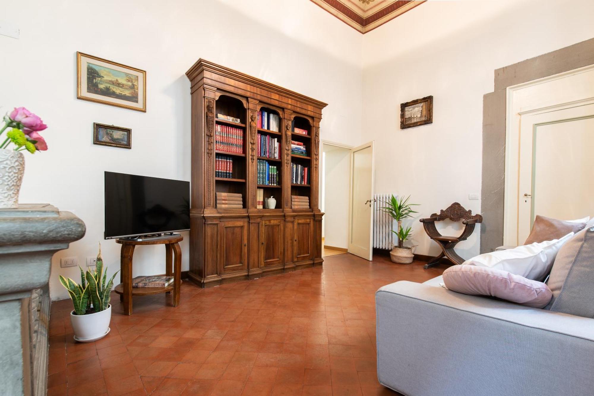 Santo Spirito Frescoed 6 Sleeps
